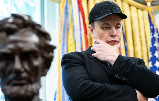 Elon Musk pendohet për disa nga postimet për Donald Trump: