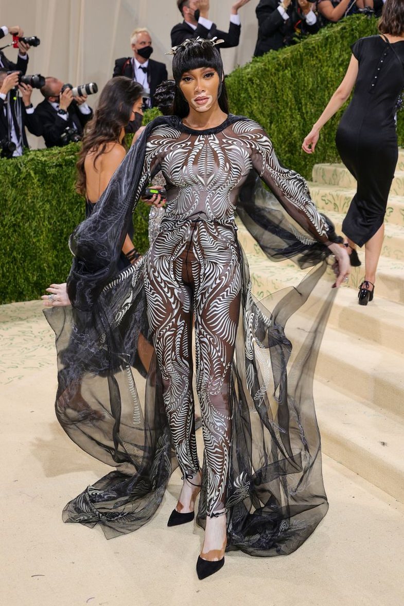 Ç’veshën yjet në Met Gala 2021