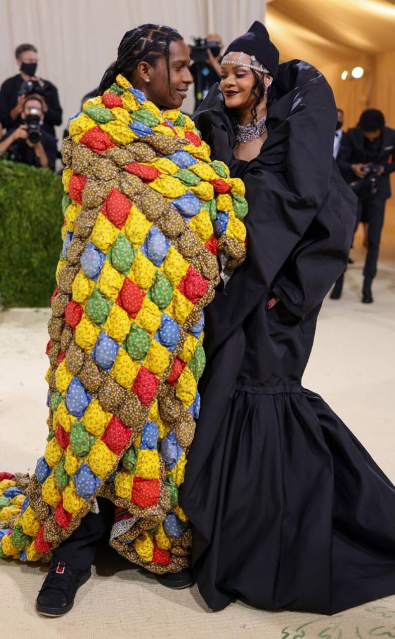 Ç’veshën yjet në Met Gala 2021