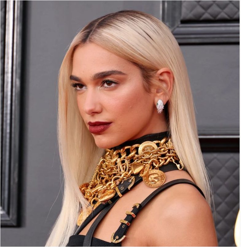 Dua në Grammy: Ndryshimi i flokëve dhe fustani vintage Versace