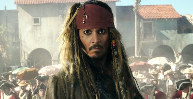 Fansat thonë se Disney duhet t'i kërkojë falje Johnny Depp