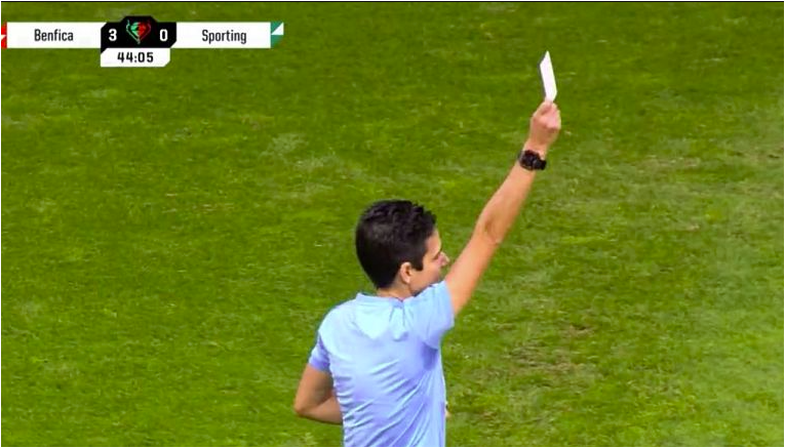 The referee issues a white card for the first time in football history: But why?