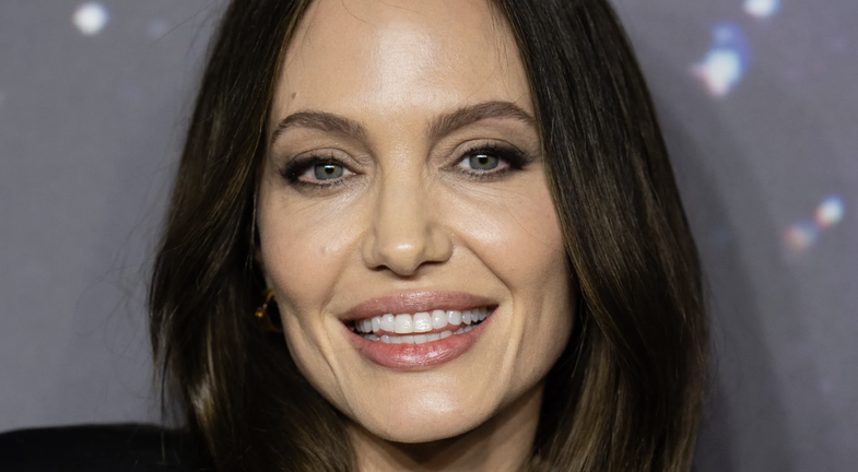 Angelina Jolie nuk është më brune dhe ndryshimi është