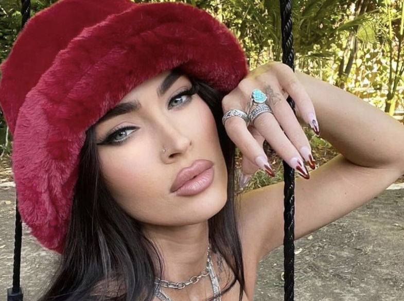 Frymëzuar nga Megan Fox: Disa modele thonjsh të guximshëm dhe