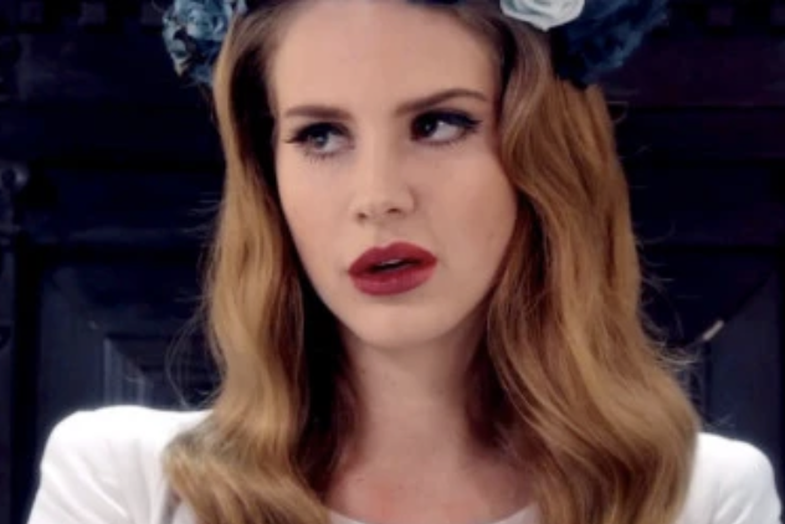 Frymëzuar nga Lana Del Rey: “Cherry Cola Lips” është