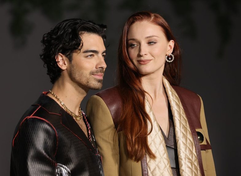 Sophie Turner thotë se e mori vesh nga mediat që Joe Jonas bëri