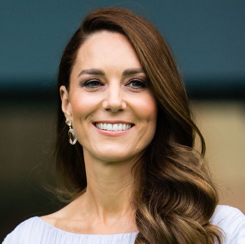 Të preferuarit e Kate Middleton: Thonjtë-qelq do t’i shihni kudo