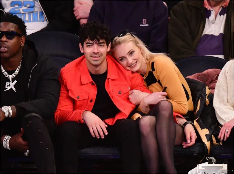 Si po shkojnë gjërat? Joe Jonas dhe Sophie Turner lëshojnë