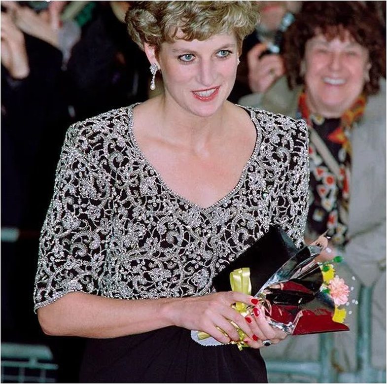 Zbuloni ngjyrën e preferuar të manikyrit të Lady Diana-s