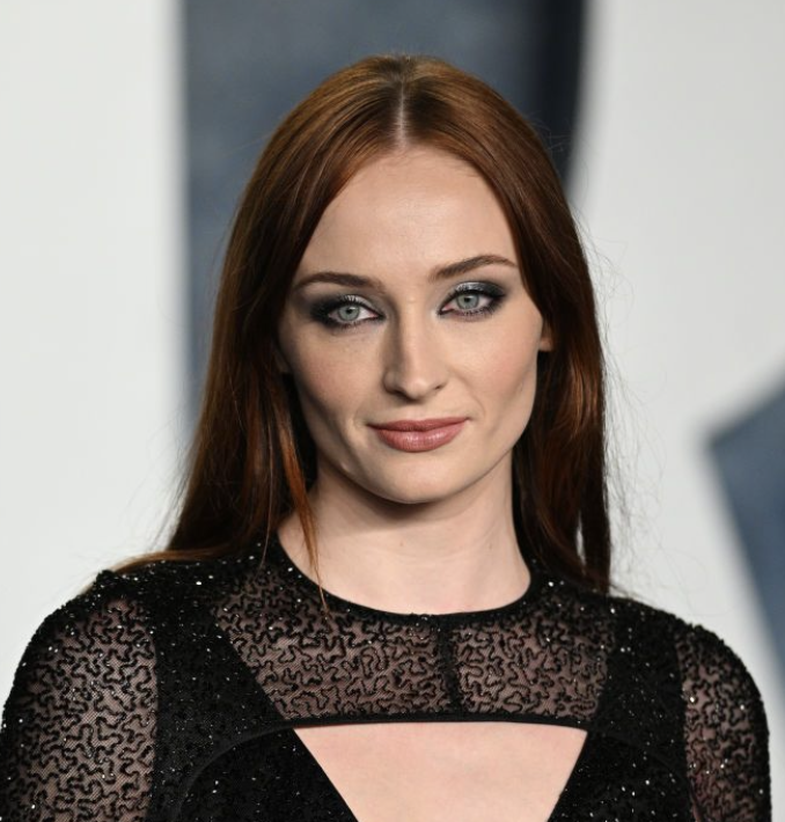 Pas divorcit të bujshëm, Sophie Turner në një romancë