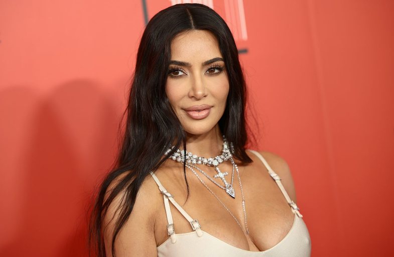 Kim Kardashian shfaqet ‘ujë e sapun’ në Instagram