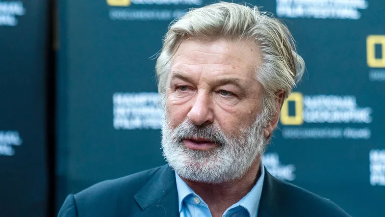 Tragjedia në shesh-xhirim: Alec Baldwin akuzohet për vrasje të