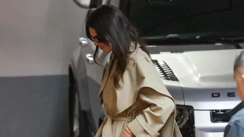 Palltoja e Kendall Jenner është kaq minimaliste dhe stylish