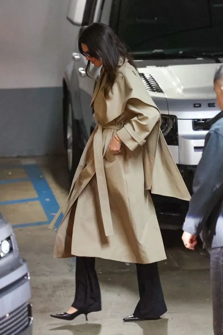 Palltoja e Kendall Jenner është kaq minimaliste dhe stylish