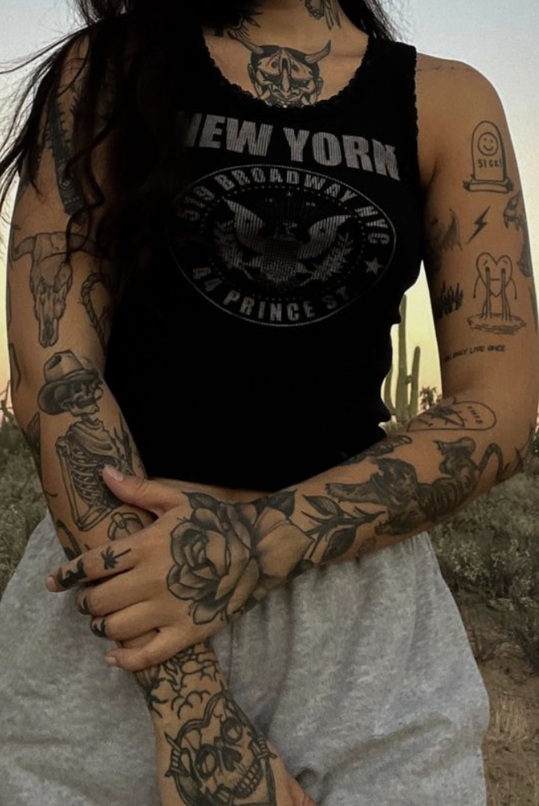 Nisur nga Megan Fox, ja disa ide për një tatuazh të madh në