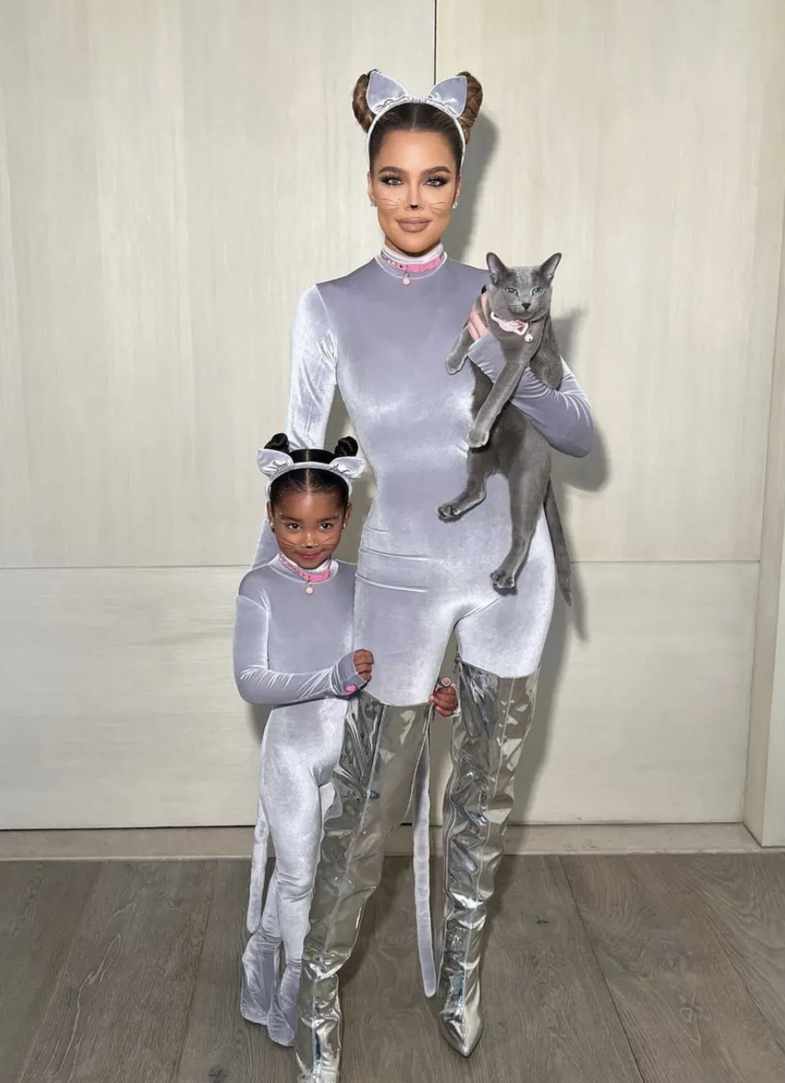 Njerëzit akuzojnë Khloé Kardashian se ka edituar fotot e maces: