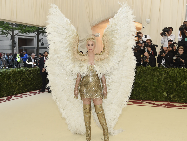 Njerëzit janë të bindur se Katy Perry ishte në Met Gala, por