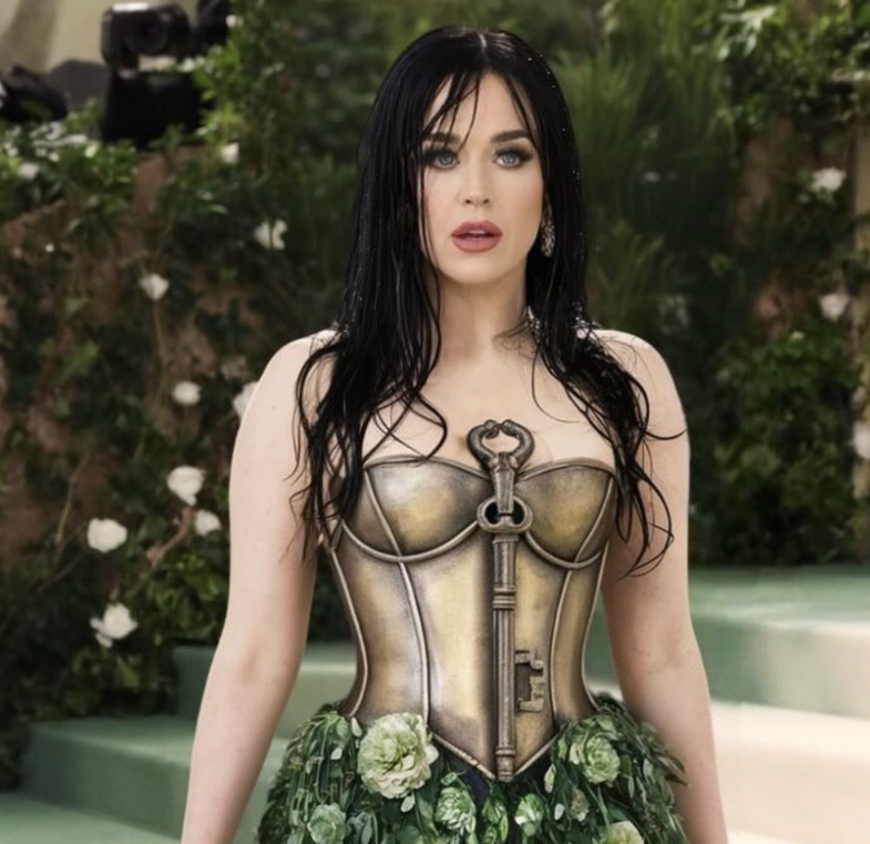 Njerëzit janë të bindur se Katy Perry ishte në Met Gala, por