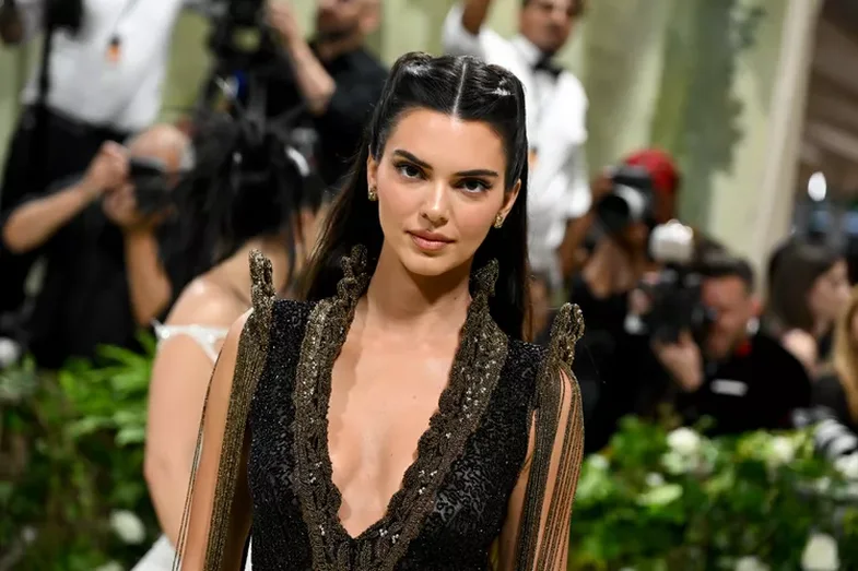 Kendall Jenner zbulon se vuan nga kjo sindromë, e cila nuk e lejon të