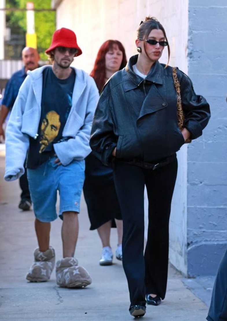 Hailey Bieber u sigurua që të na provonte se stili retro