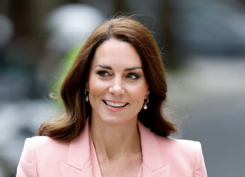 Kate Middleton mbaron trajtimin kundër kancerit: “Ndihem e