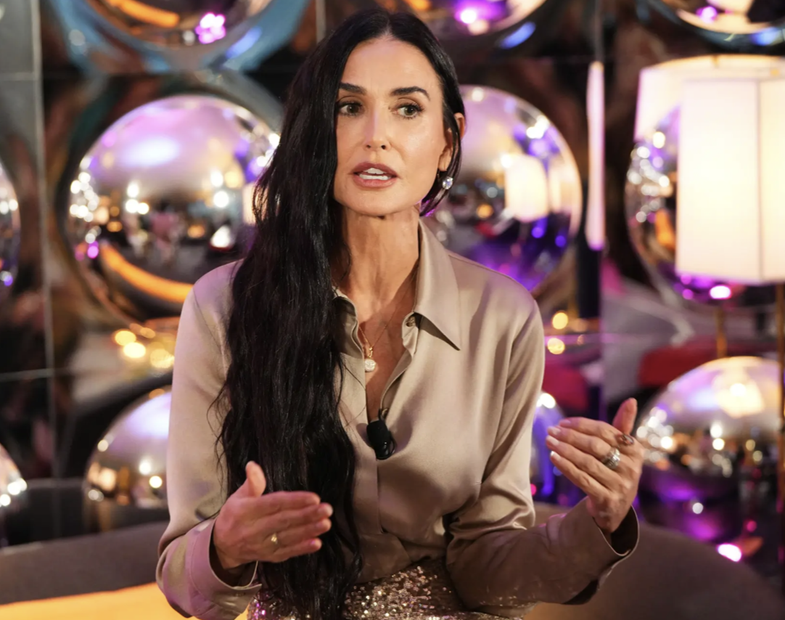 Demi Moore tregon sfidat me imazhin për trupin: “E vendosa veten