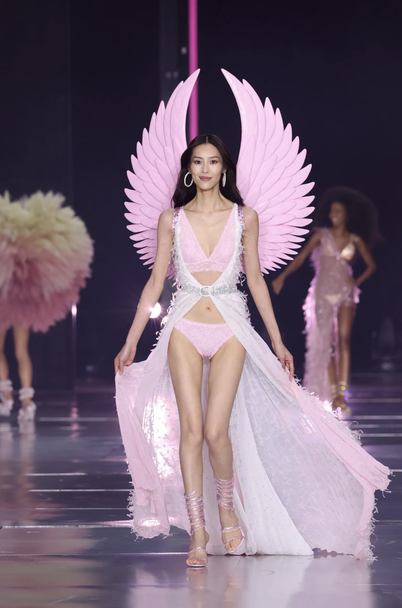 Brenda sfilatës së shumëpritur të Victoria’s Secret