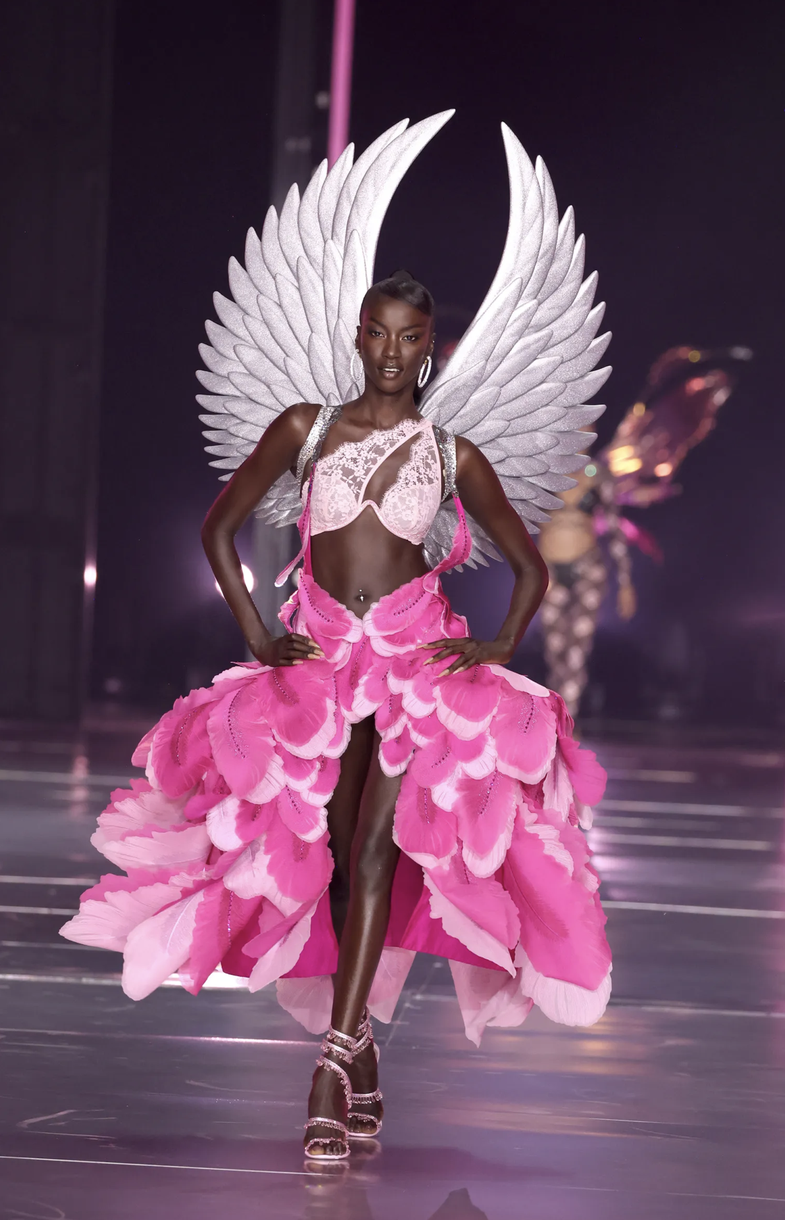 Brenda sfilatës së shumëpritur të Victoria’s Secret