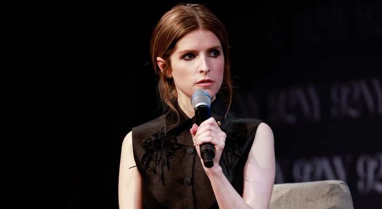 Anna Kendrick tregon lidhjen abuzive 7-vjeçare: “E ktheva