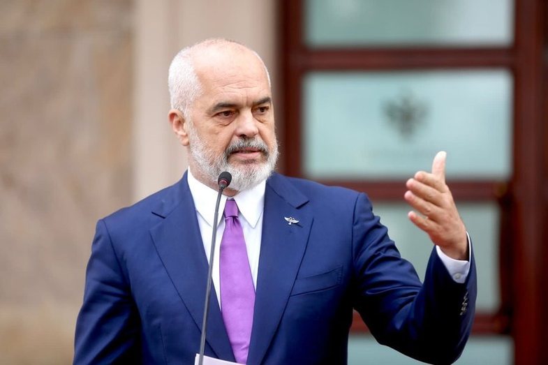 Edi Rama flet pas vrasjes së 14-vjeçarit: “Mendojmë