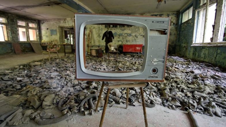 "Dark tourism" and its consequences: From trauma to awareness