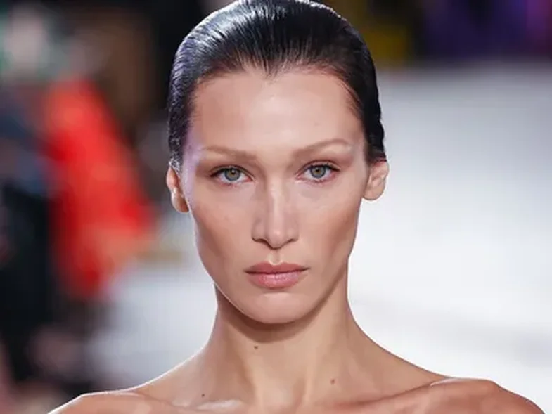 Thonjtë minimalistë të Bella Hadid janë dëshmi se