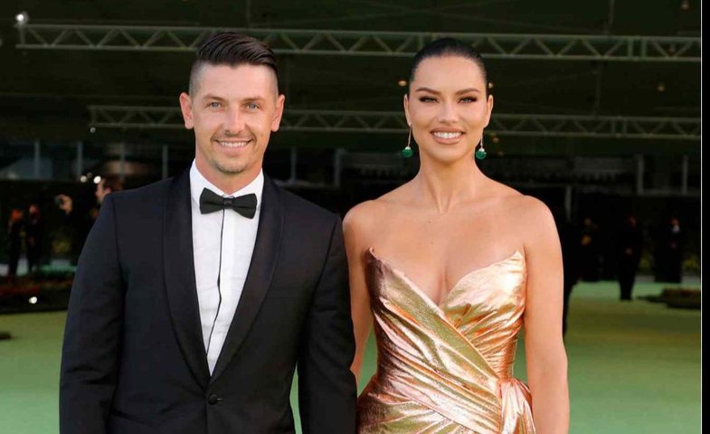 Adriana Lima just revealed to us that she is married to her partner!