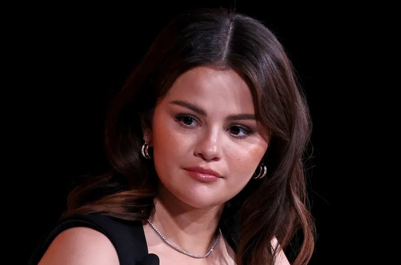 Selena Gomez i përgjigjet politikanit që kërkoi deportimin e saj