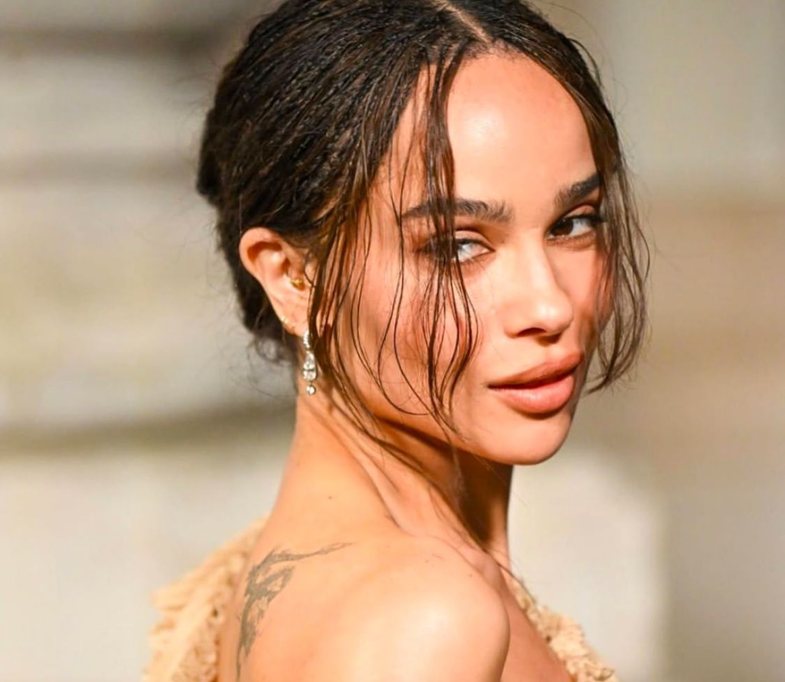 Ose do e adhurosh, ose do e urresh: Fustani i Zoë Kravitz po shkakton