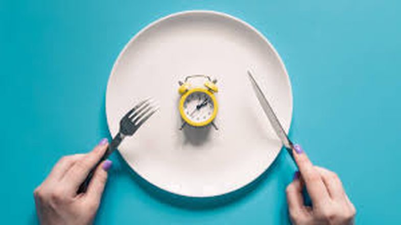 Myth or fact: Is eating after 8 pm healthy?
