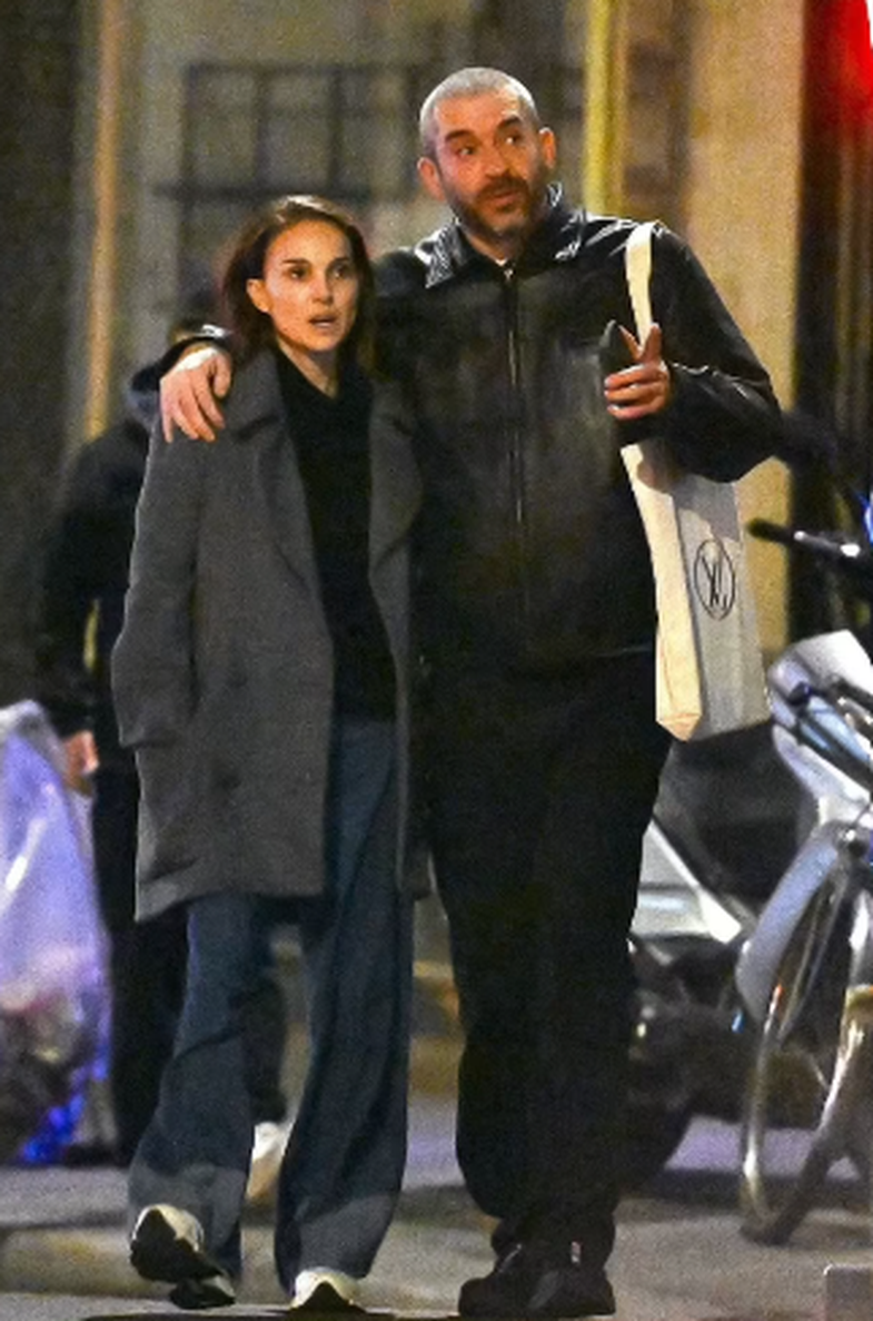 1 vit pas divorcit, Natalie Portman nis një romancë të re me