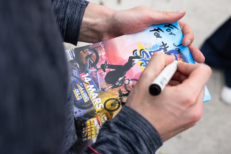 Shfaqje spektakolare e BMX me Senad Grosic dhe Jaka Remec në bulevardin