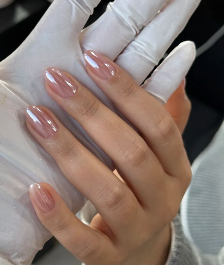 Hailey Bieber na prezantoi me thonjtë e preferuar të kësaj vere