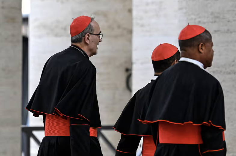 Konklava në Vatikan: Si funksionon dhe kur do të zgjidhet Papa i ri?