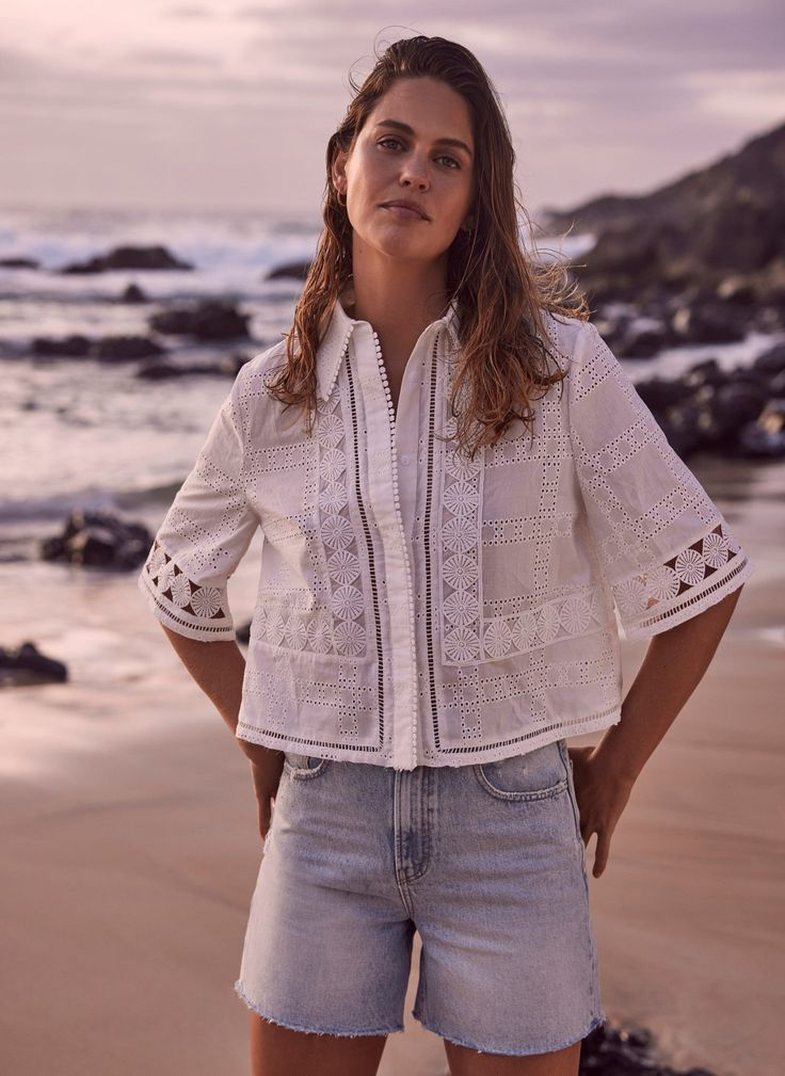 Do ta adhuroni: Bluza boheme që çdo "It Girl" duhet ta