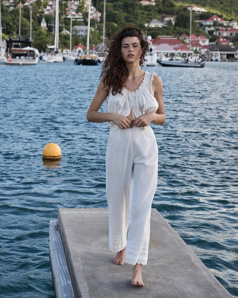 Do ta adhuroni: Bluza boheme që çdo "It Girl" duhet ta