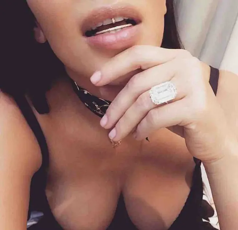 Kim Kardashian dëshmon: "Mendova se do më përdhunonin dhe
