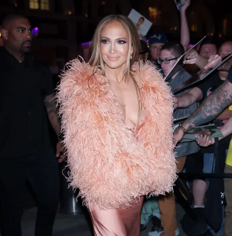 This incident involving J.Lo's outfit would be every woman's nightmare