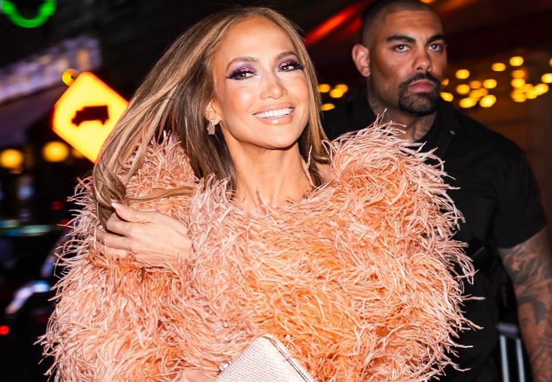 This incident involving J.Lo's outfit would be every woman's nightmare
