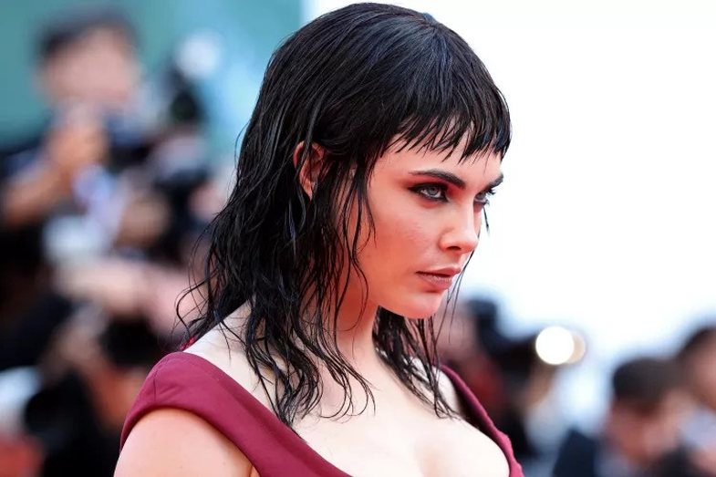 Cara Delevingne ndryshon tërësisht 'look': Shfaqet me