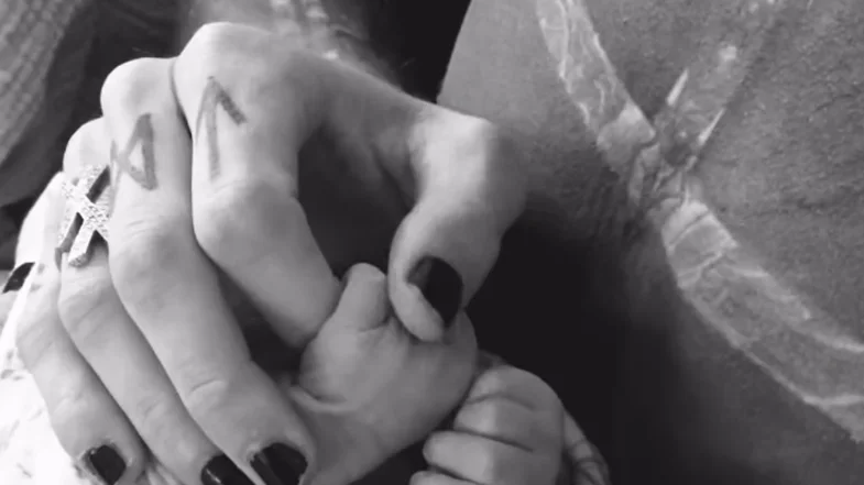 Megan Fox just revealed that her pregnancy with MGK was unplanned oO