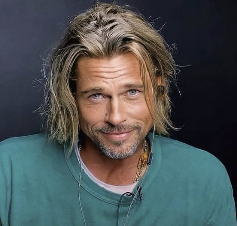 Brad Pitt rikthen prerjen ikonike të flokëve dhe duket kaq
