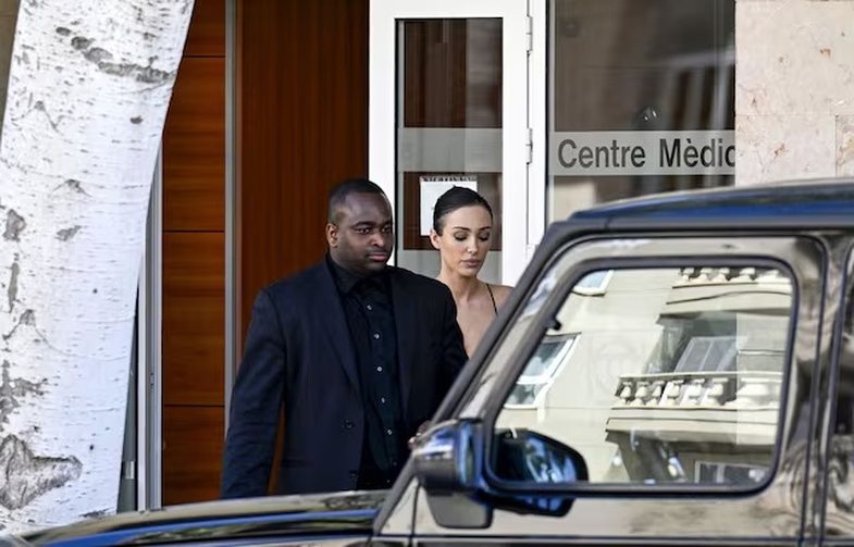 Kanye West dhe Bianca Censori shtrohen në një klinikë