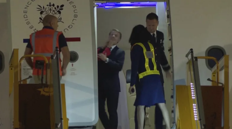 Viral footage: Brigitte Macron punches Emmanuel Macron in the face?! Oo